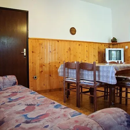 Apartments Kali *