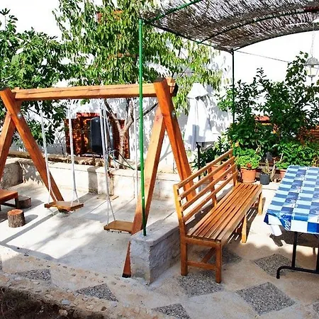 Apartments Kali * Kali